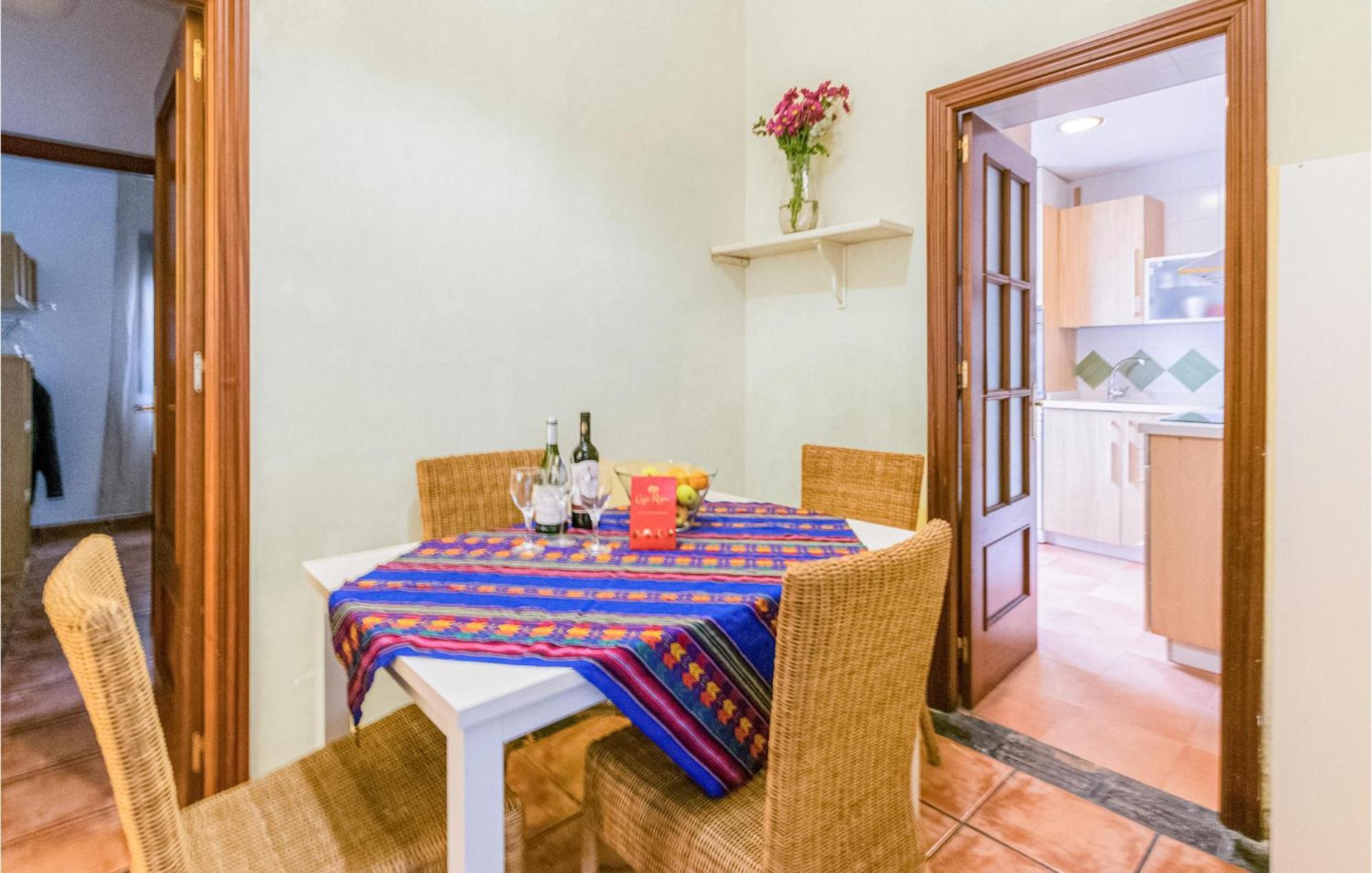 Lovely Apartment In Cordoba With Kitchen Córdoba Exterior foto
